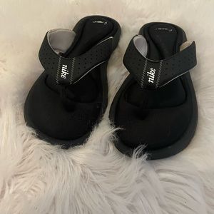 Nike Memory foam flip flops. 8